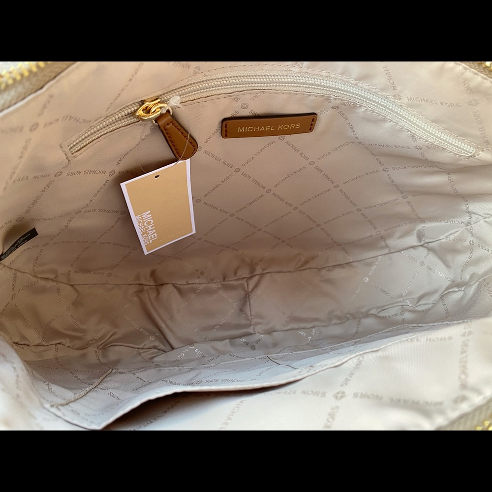 Gaby’sBags👜💕-NWT Michael Kors Hobo tan Brown - Picture 5 of 7